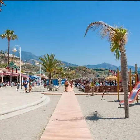 En Playa De Burriana Rubarsal * Nerja